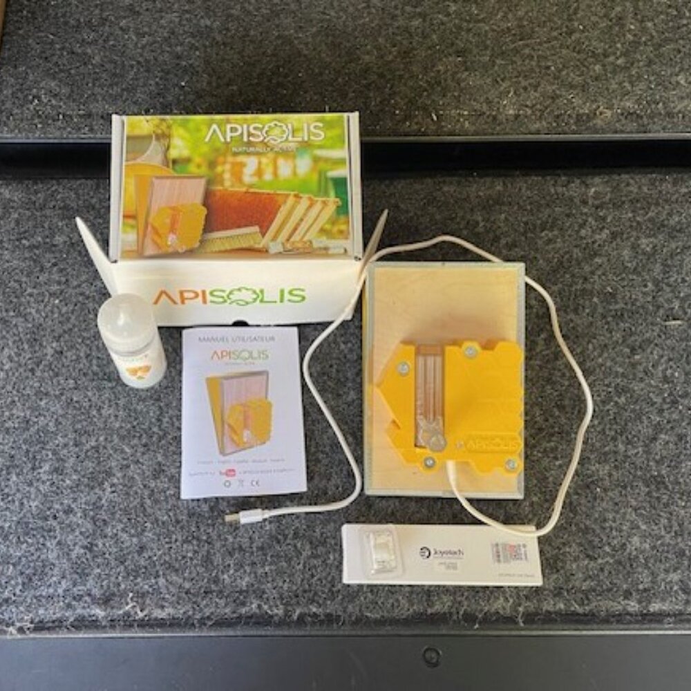 Apisolis Fireless Smoker Kit for Beekeepers - Picture 2 of 4